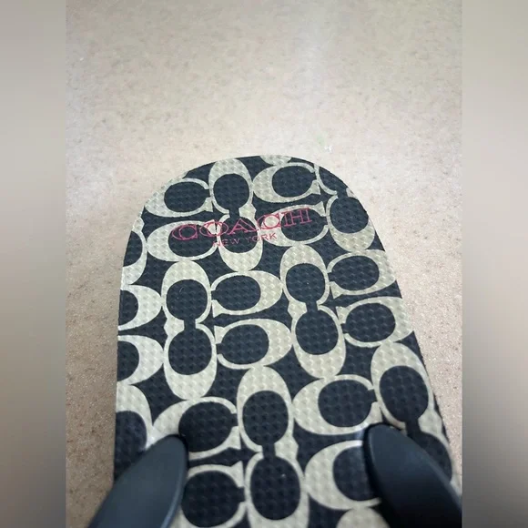 Coach Flip-Flops - Picture 4 of 5